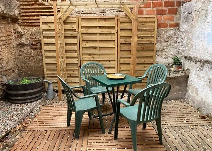 Superbe T3 Dans Le Quartier Historique De *